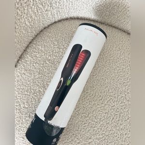 NEW NuMe Megastar X - 1.75" Flat Iron